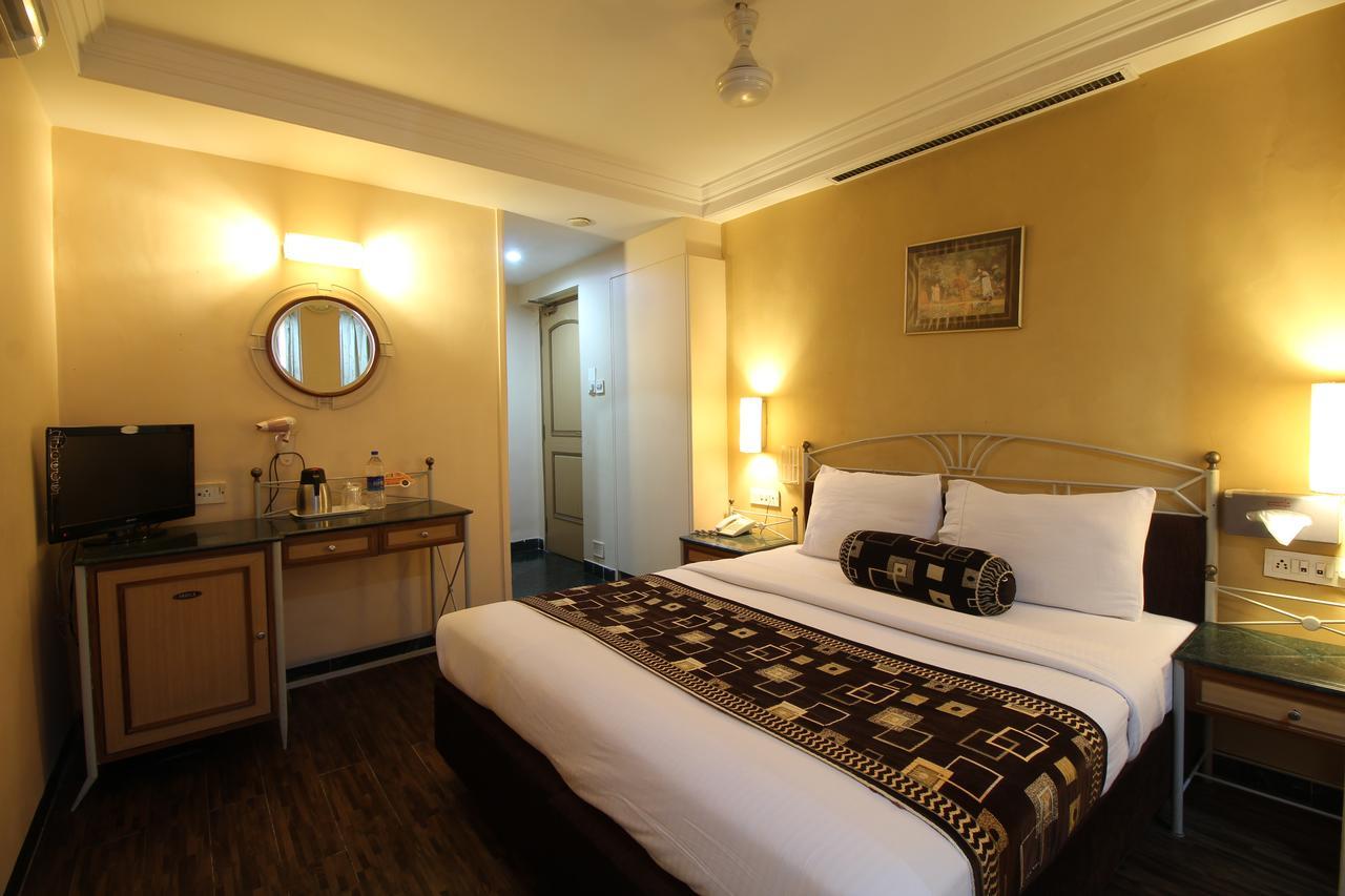 Hotel Gurukripa Даман Экстерьер фото