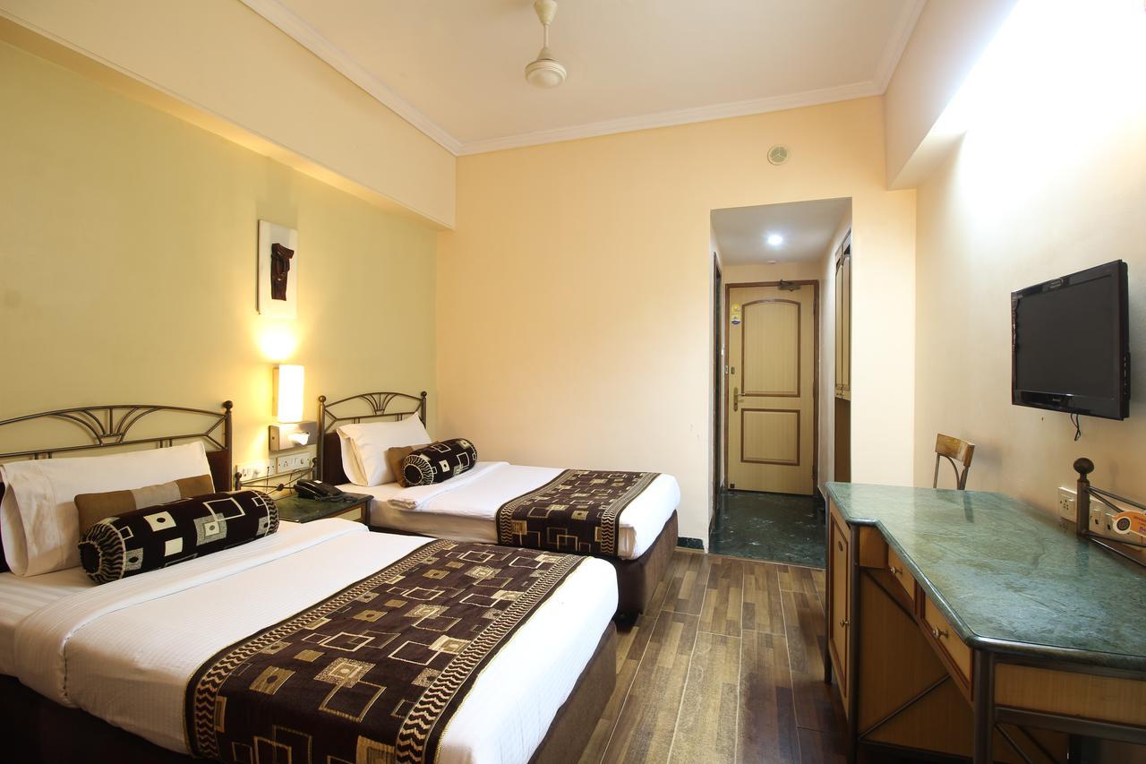 Hotel Gurukripa Даман Экстерьер фото