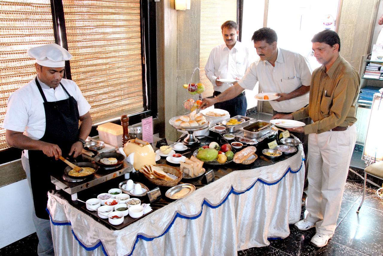Hotel Gurukripa Даман Экстерьер фото