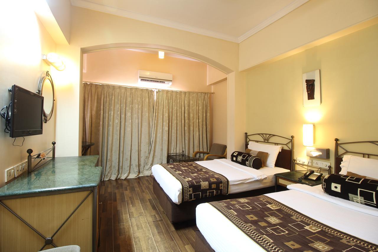 Hotel Gurukripa Даман Экстерьер фото