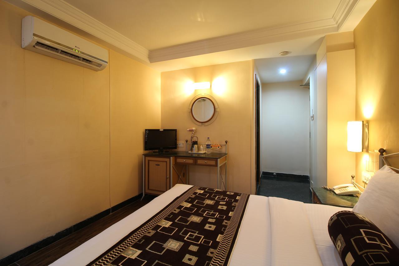 Hotel Gurukripa Даман Экстерьер фото