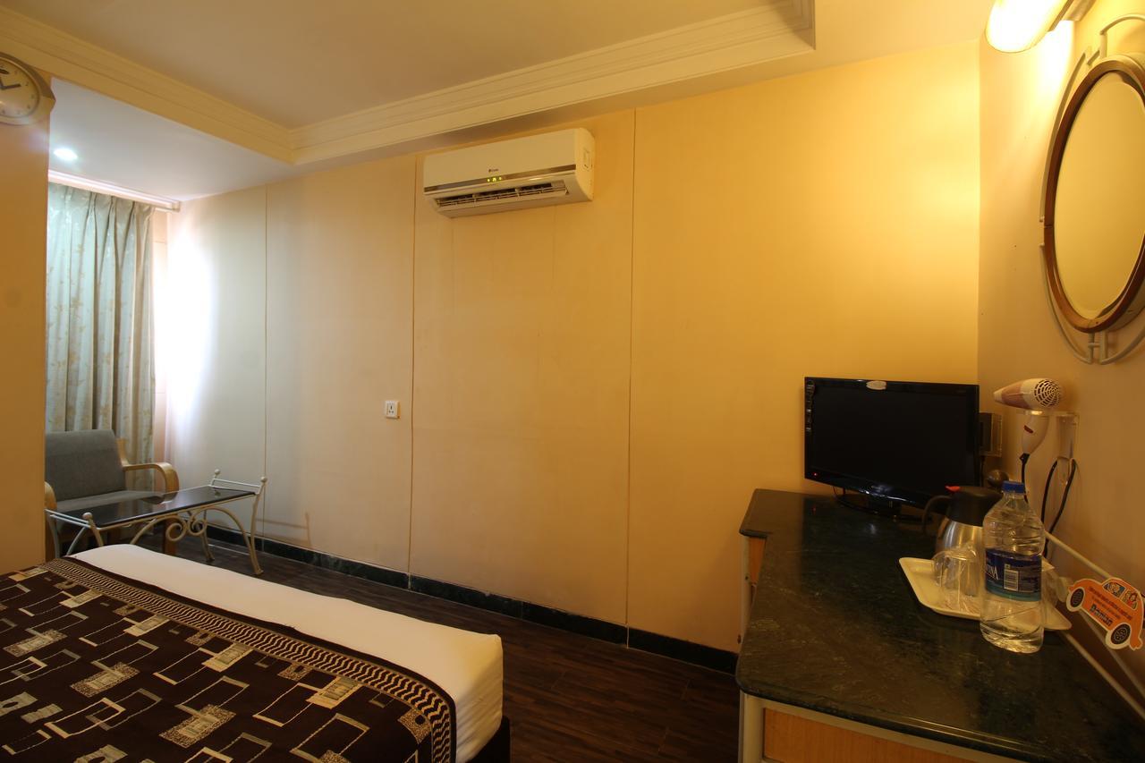 Hotel Gurukripa Даман Экстерьер фото