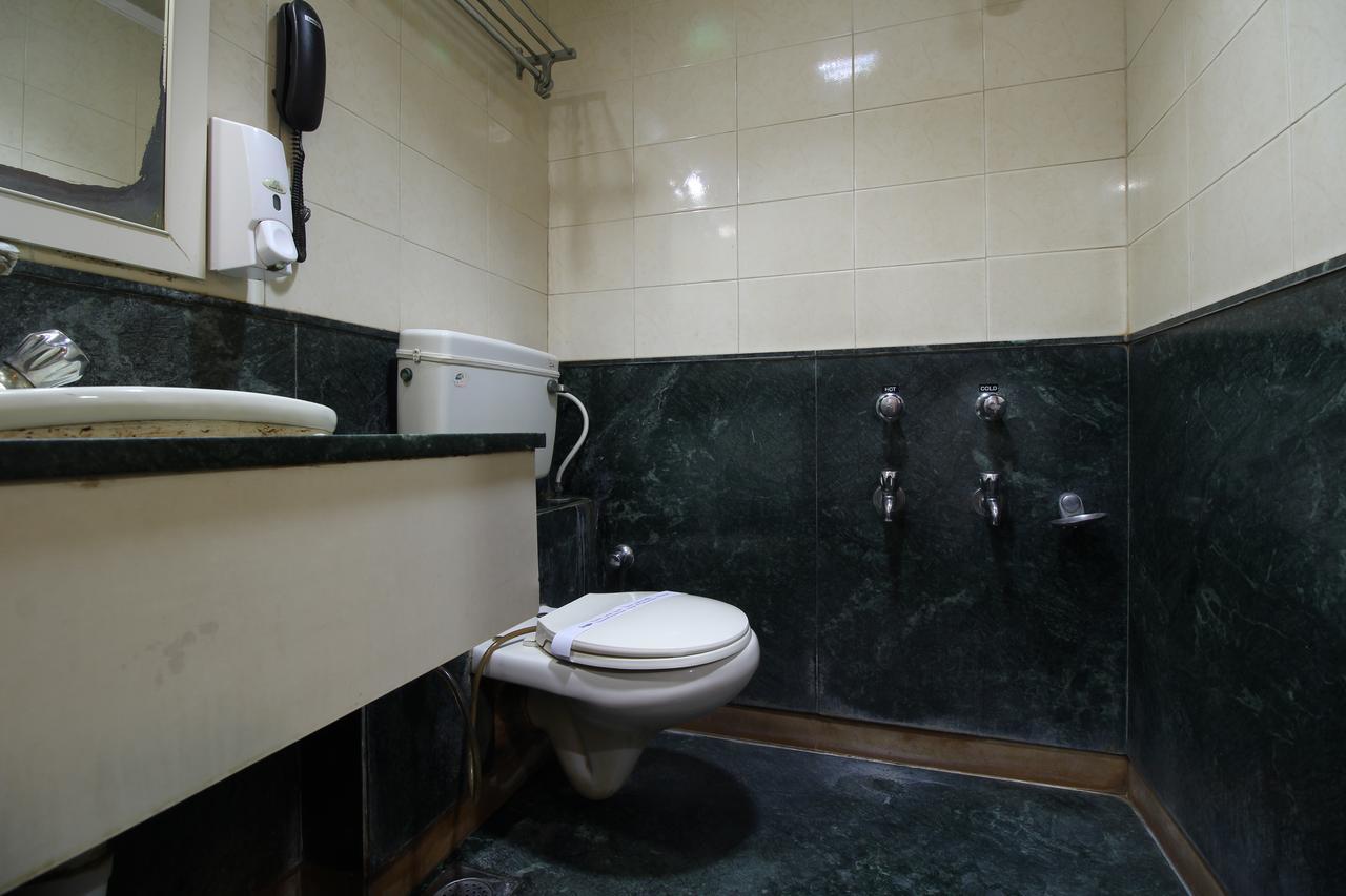 Hotel Gurukripa Даман Экстерьер фото