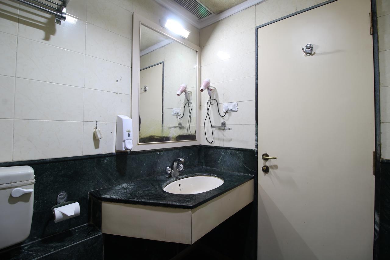 Hotel Gurukripa Даман Экстерьер фото