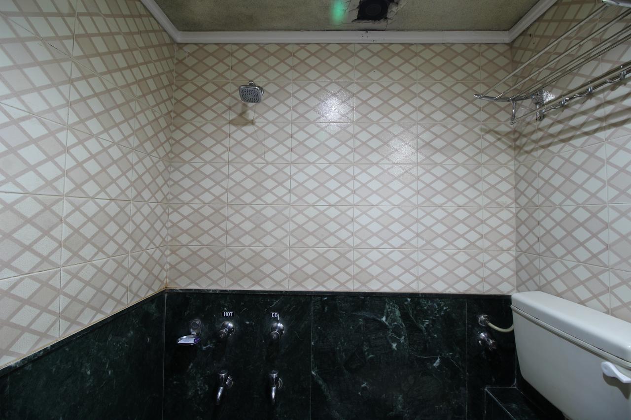 Hotel Gurukripa Даман Экстерьер фото