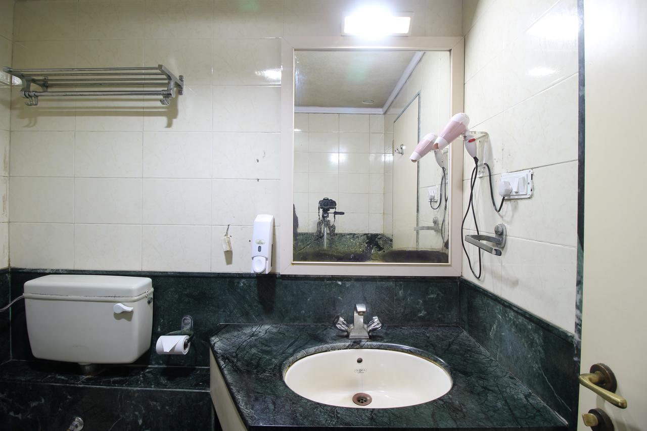Hotel Gurukripa Даман Экстерьер фото