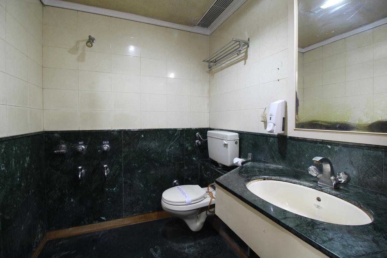 Hotel Gurukripa Даман Экстерьер фото
