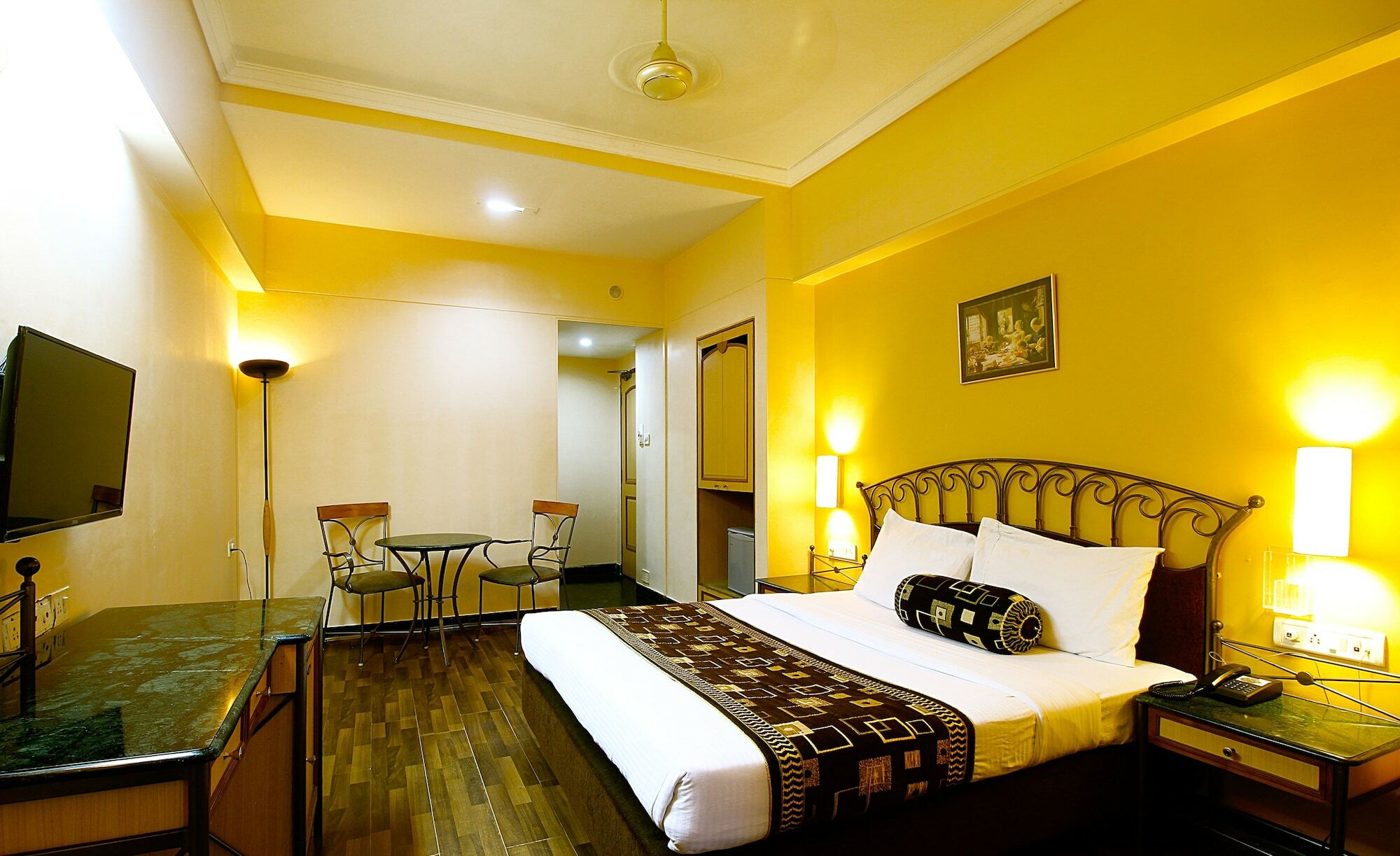 Hotel Gurukripa Даман Экстерьер фото